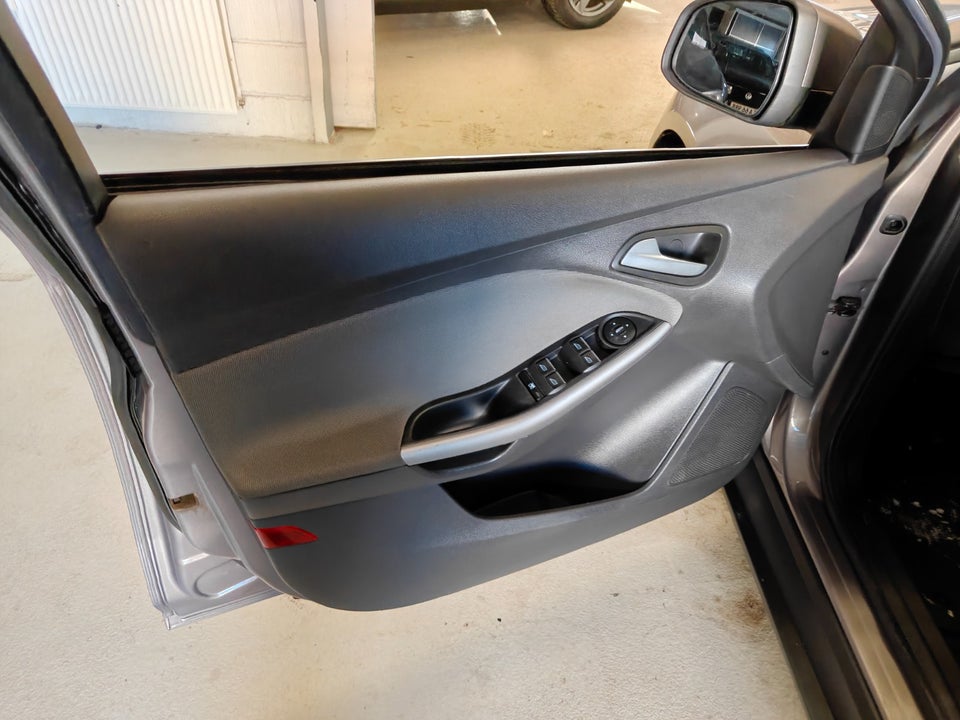 Ford Focus 1,6 TDCi 95 Edition stc. 5d