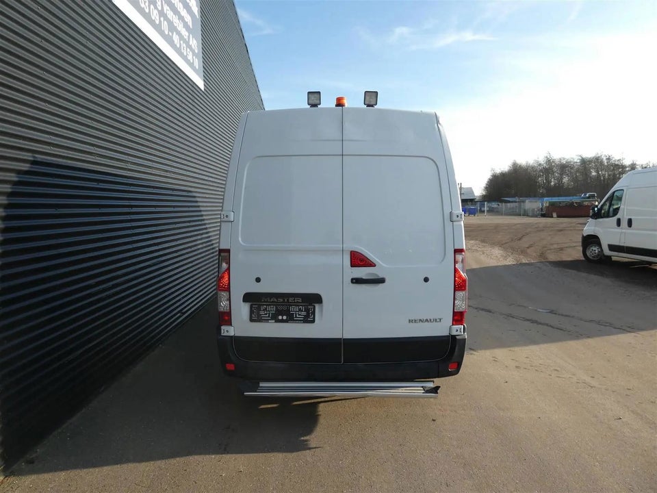 Renault Master III T35 2,3 dCi 145 L2H2 Kassevogn