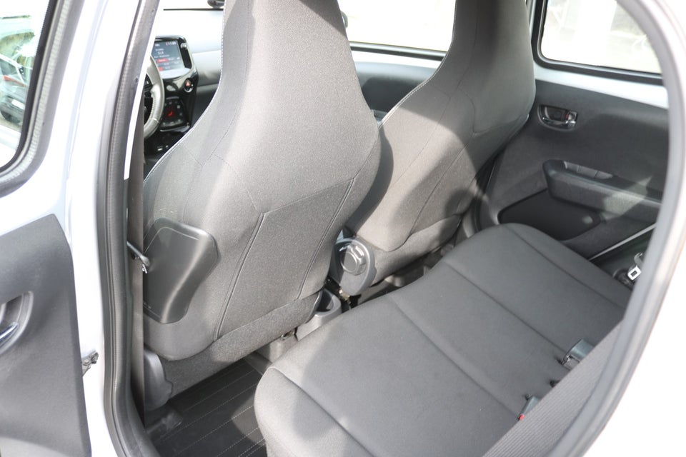 Peugeot 108 1,0 e-VTi 72 Infinity 5d