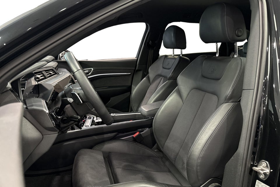 Audi Q8 e-tron 50 S-line quattro 5d