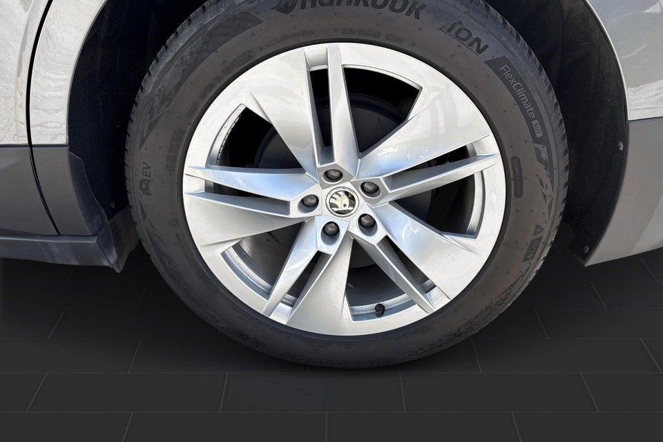 Skoda Enyaq 60 iV Loft 5d