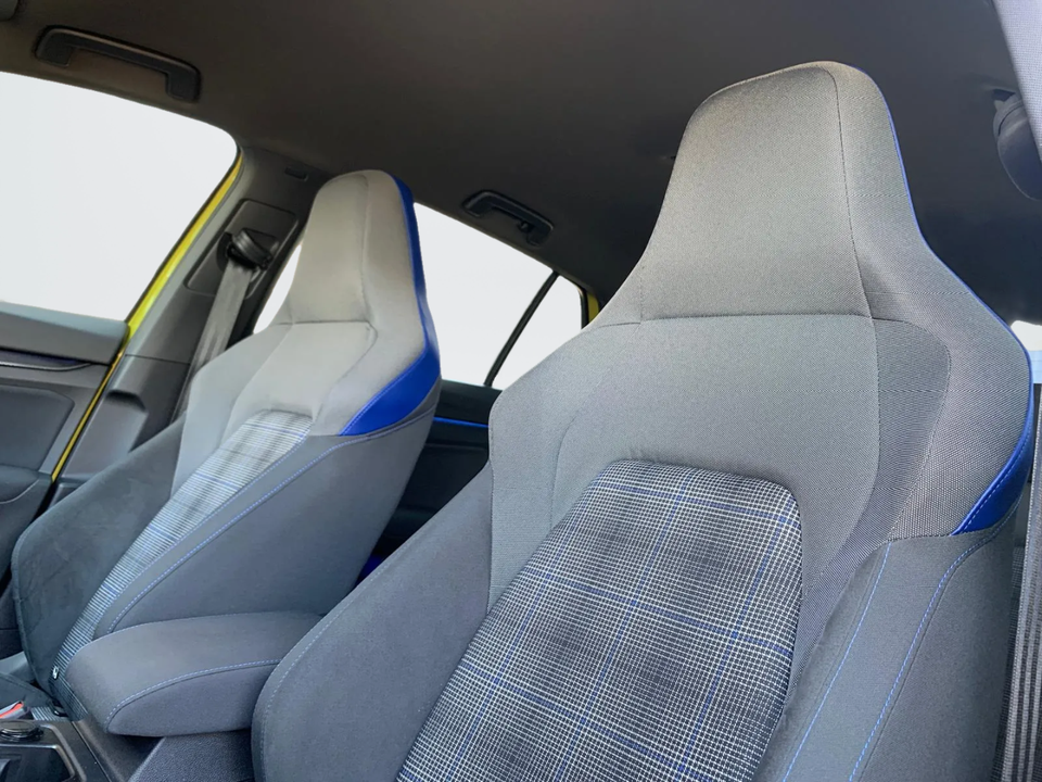 VW Golf VIII 1,4 GTE DSG 5d