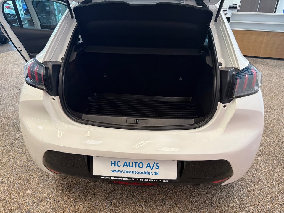 Peugeot 208 1,2 PureTech 100 Allure Sky 5d