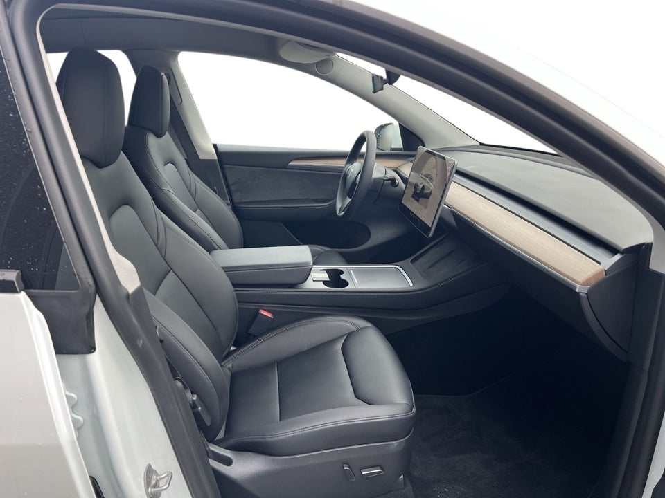 Tesla Model Y Long Range RWD 5d