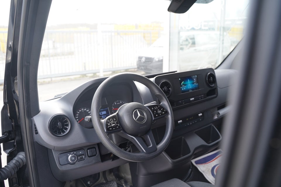 Mercedes Sprinter 215 2,0 CDi A2 Chassis aut. FWD 2d