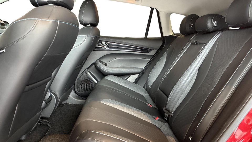 MG MG5 61 Luxury 5d