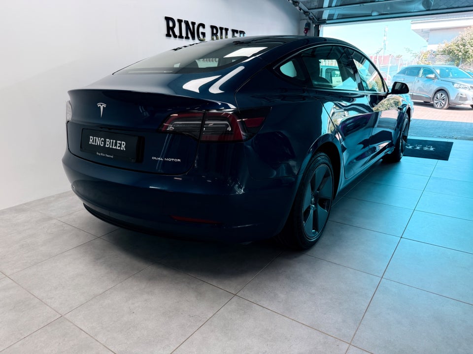 Tesla Model 3 Long Range AWD 4d