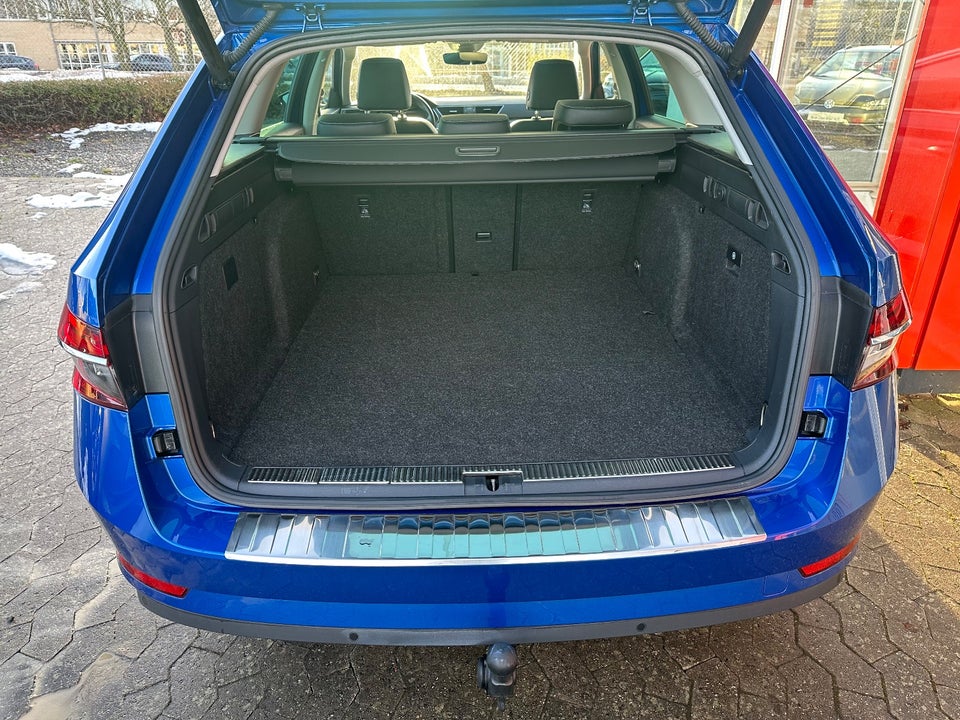 Skoda Superb 1,4 TSi iV Business Executive Combi DSG 5d