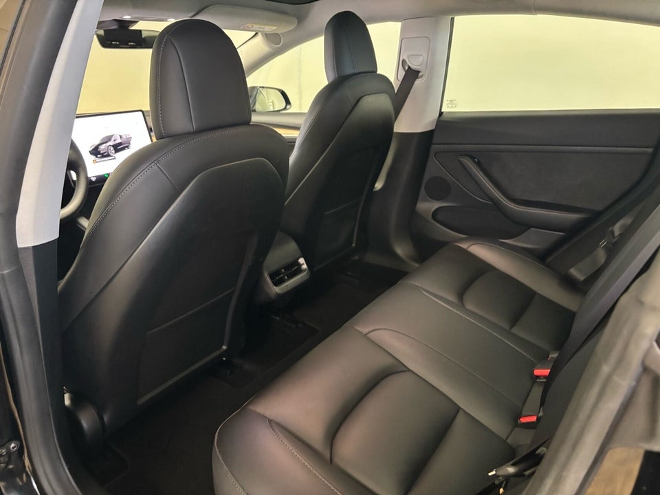 Tesla Model 3 Long Range RWD 4d