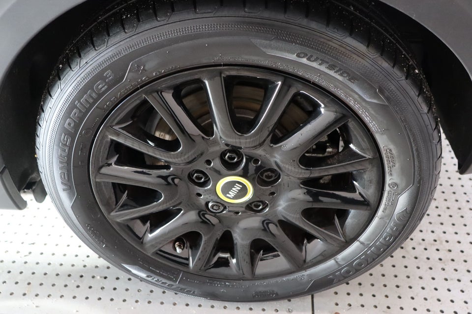 MINI Cooper SE Camden Edition 3d