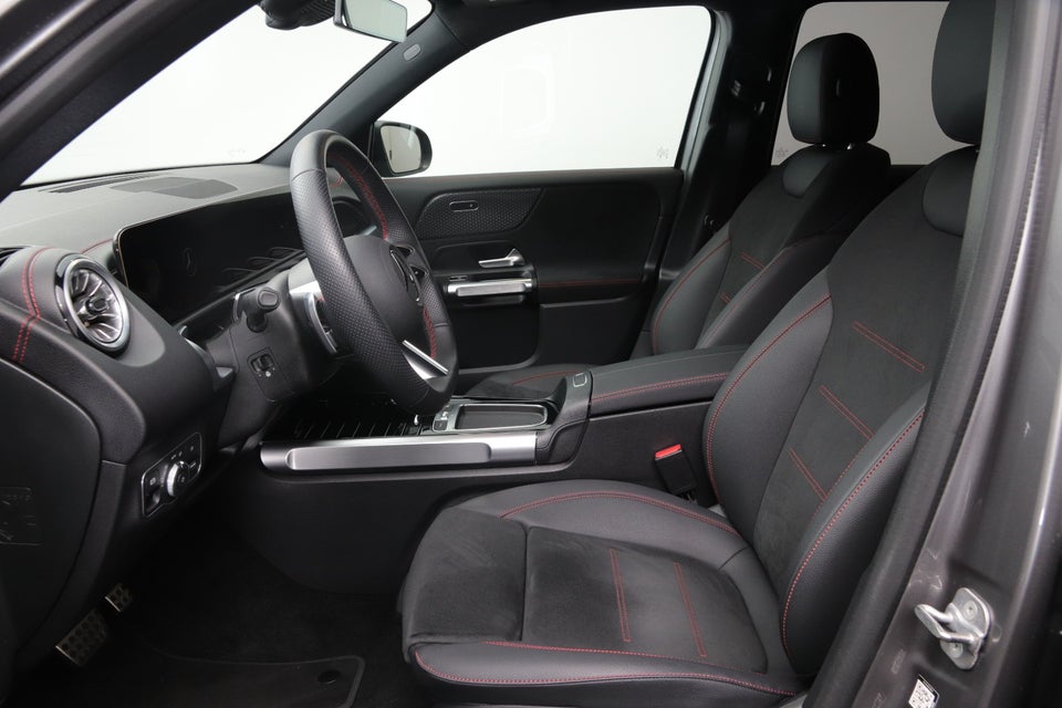 Mercedes EQB300 AMG Line 4Matic 7prs 5d