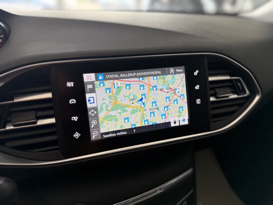 Peugeot 308 1,6 BlueHDi 120 Style Sky EAT6 5d