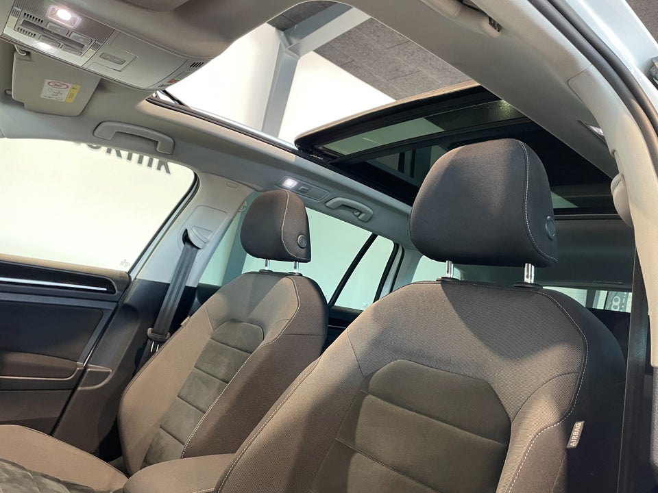 VW Golf VII 1,5 TSi 150 R-line Variant DSG 5d