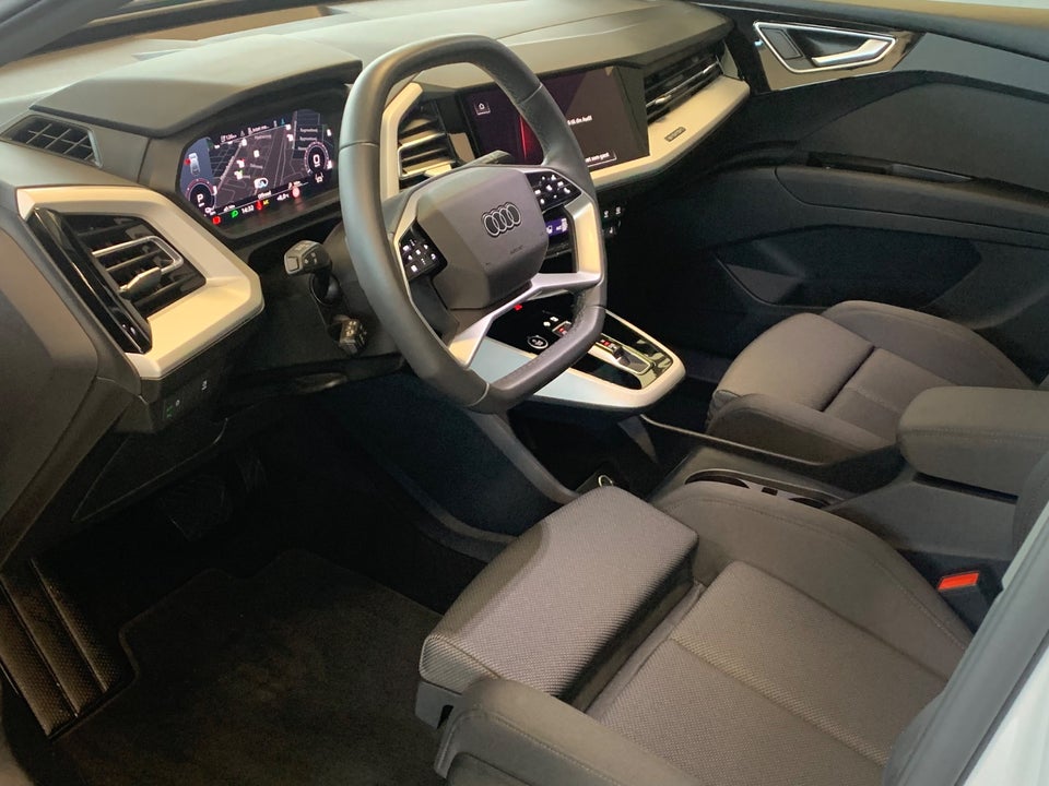 Audi Q4 e-tron 45 Progress 5d