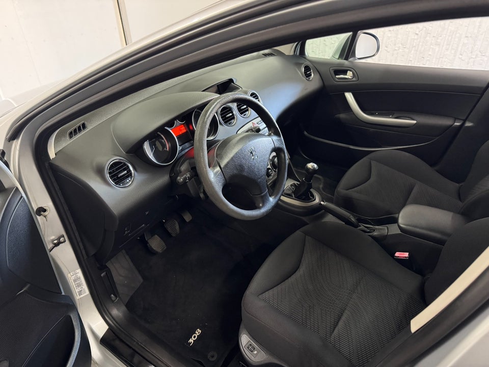 Peugeot 308 1,6 HDi 90 Comfort+ stc. 5d