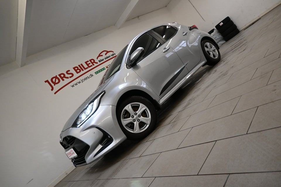 Toyota Yaris 1,5 Hybrid Executive e-CVT 5d
