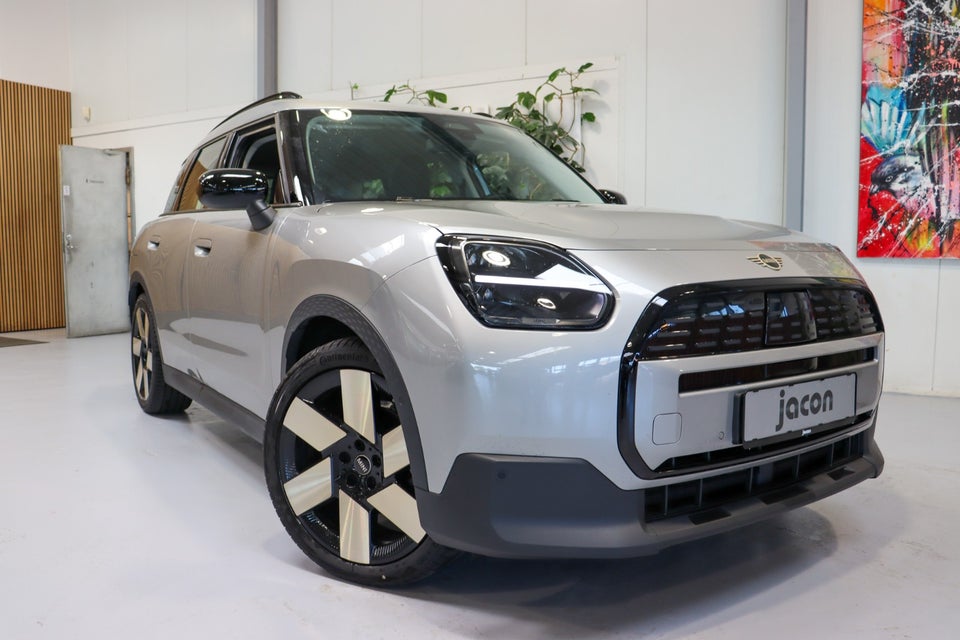 MINI Countryman E Essential Trim XS 5d