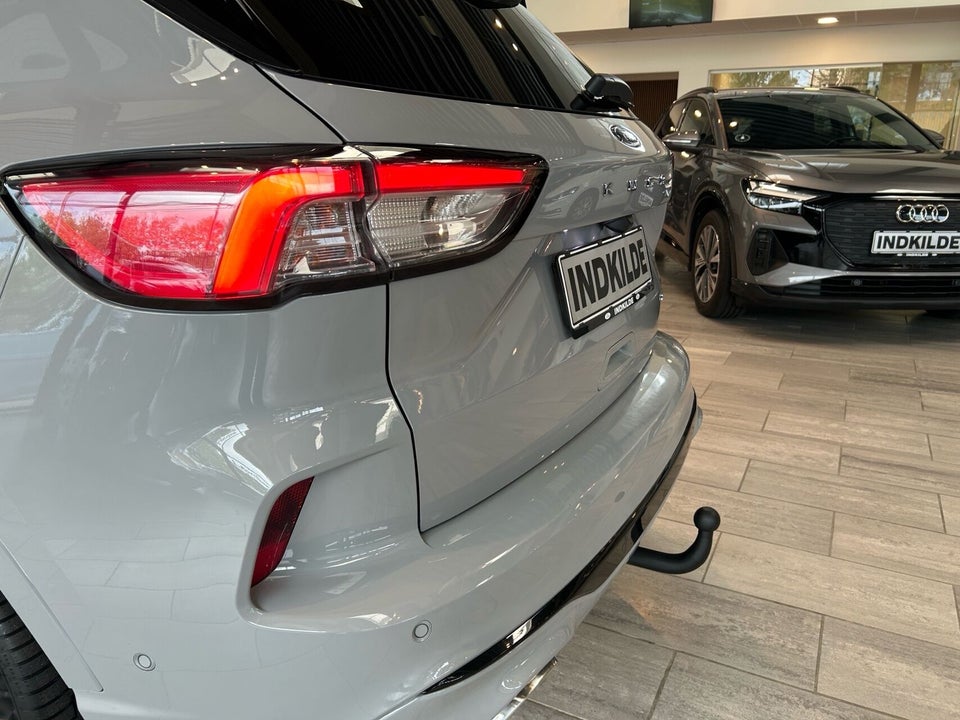 Ford Kuga 2,5 PHEV Graphite Tech CVT 5d