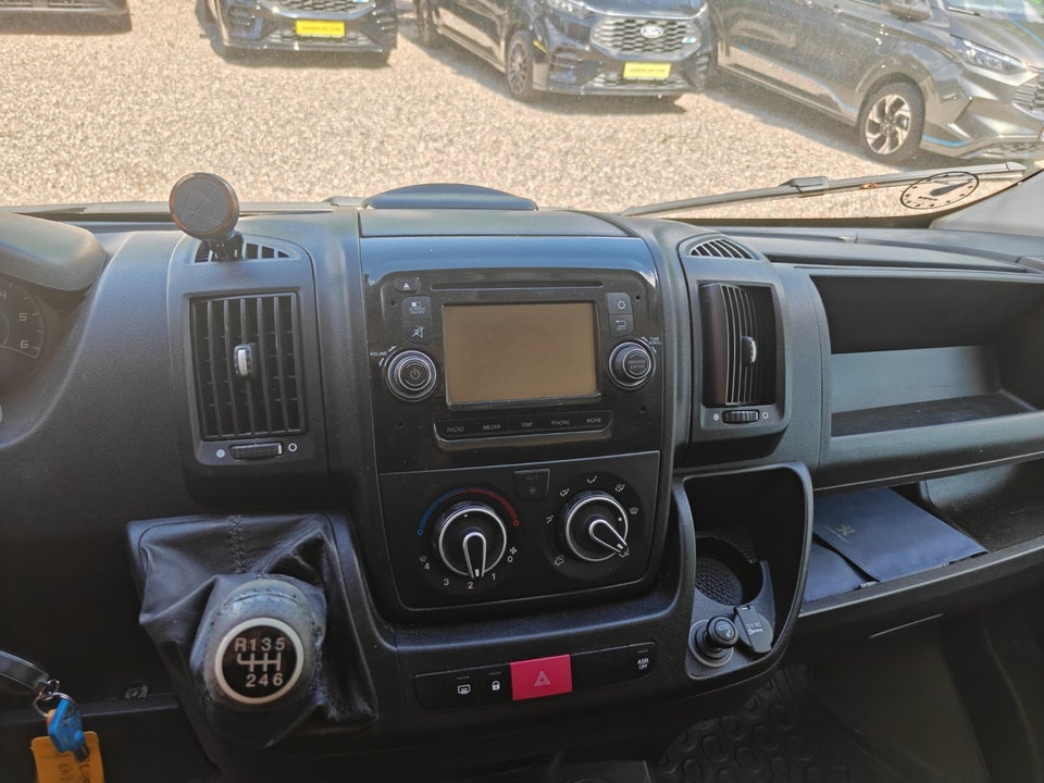 Peugeot Boxer 335 2,0 BlueHDi 130 L2H2