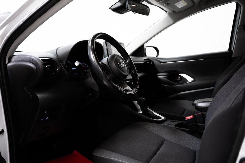 Toyota Yaris 1,5 Hybrid H3 e-CVT 5d