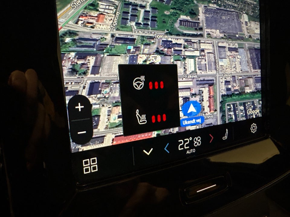 Volvo XC40 ReCharge Extended Range Plus 5d