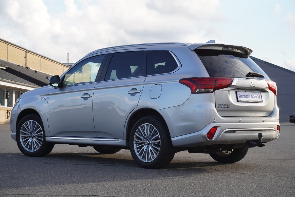 Mitsubishi Outlander 2,4 PHEV Intense CVT 4WD 5d