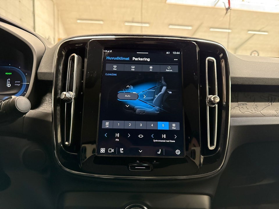 Volvo EC40 Extended Range Black Edition 5d