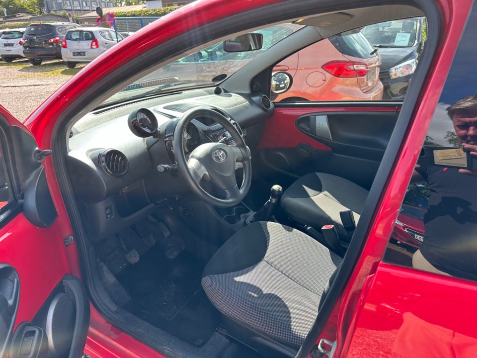 Toyota Aygo 1,0 VVT-i Red&Black 5d