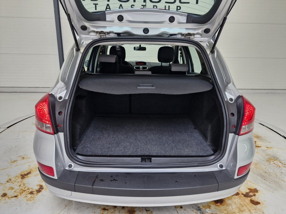 Renault Clio III 1,2 16V Authentique Sport Tourer 5d