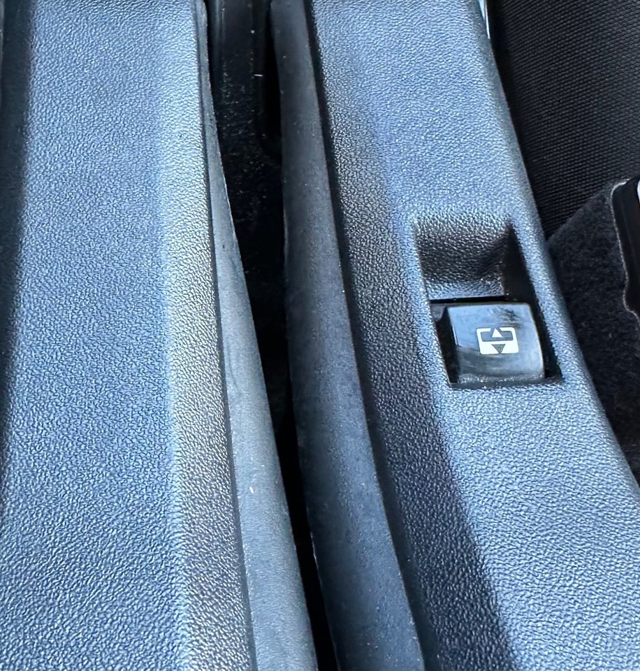 Peugeot 2008 1,2 PureTech 82 Selection Sky 5d