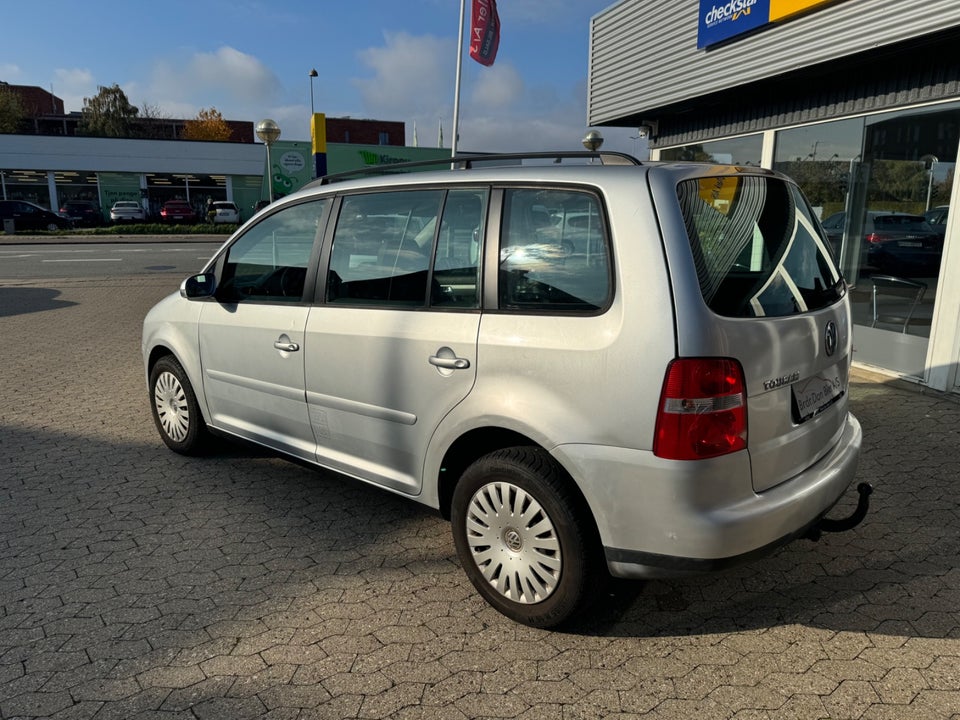 VW Touran 2,0 FSi Trendline DSG Van 5d