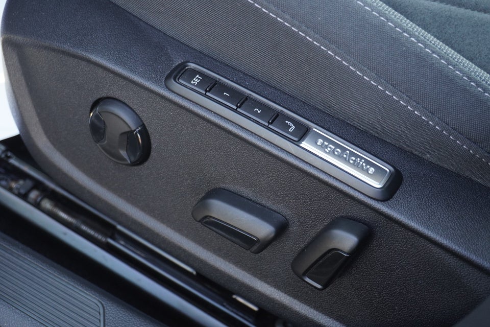 VW Golf VIII 1,4 eHybrid DSG 5d