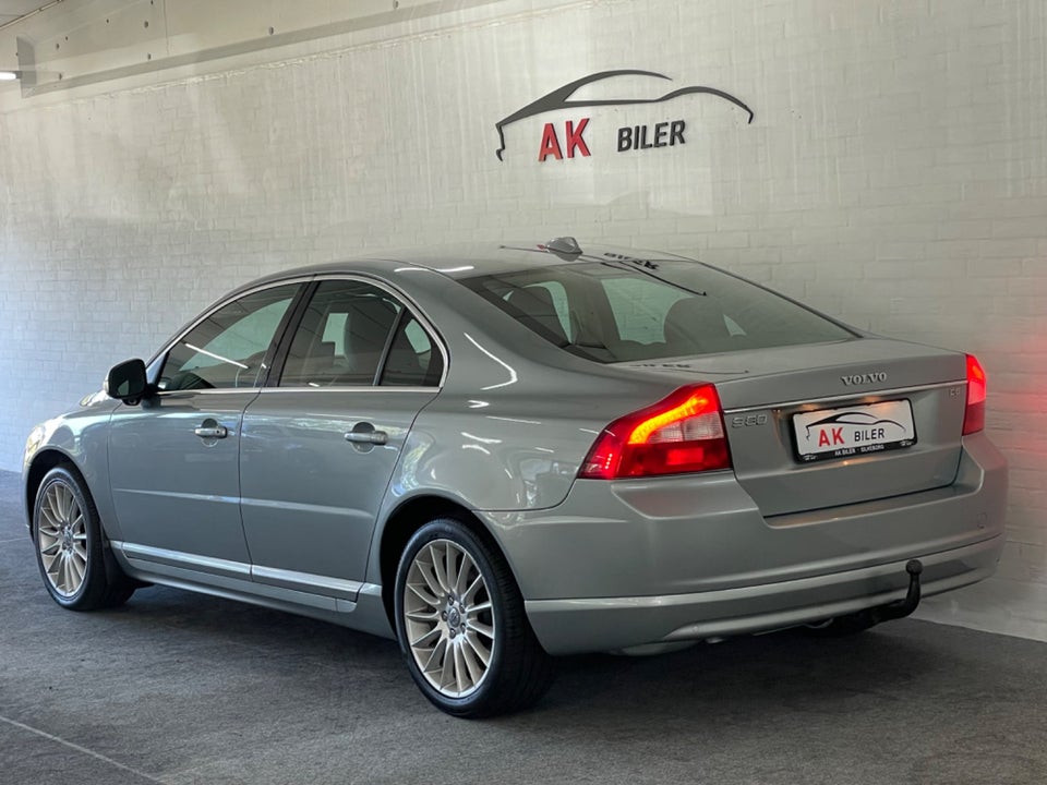 Volvo S80 2,4 D5 Momentum aut. 4d