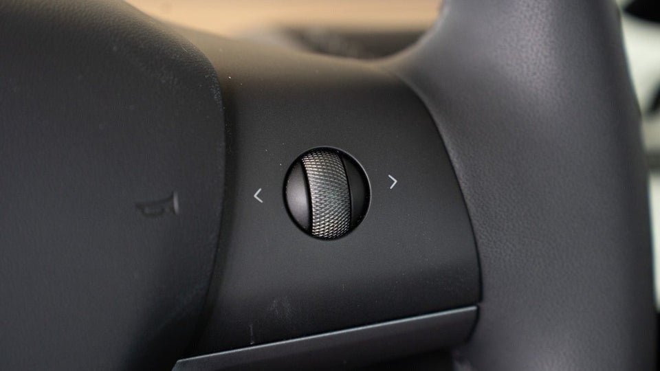 Tesla Model 3 Standard Range+ RWD 4d