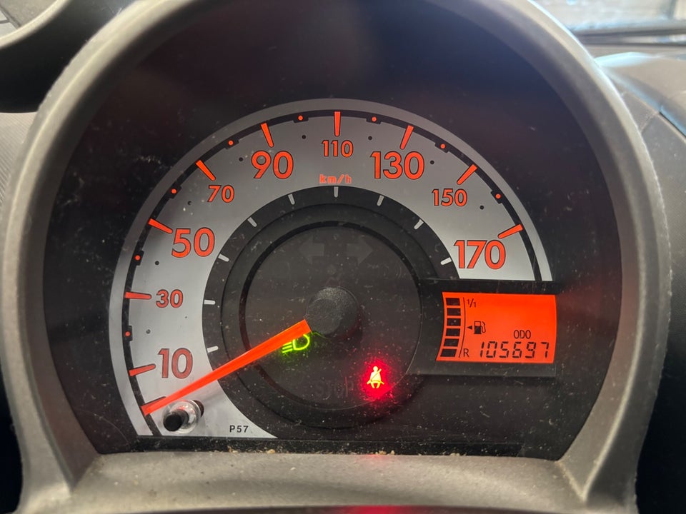 Peugeot 107 1,0 Champion Air 5d