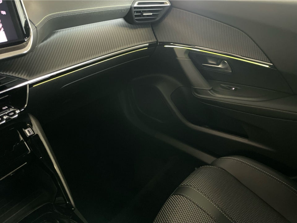 Peugeot e-2008 54 GT 5d