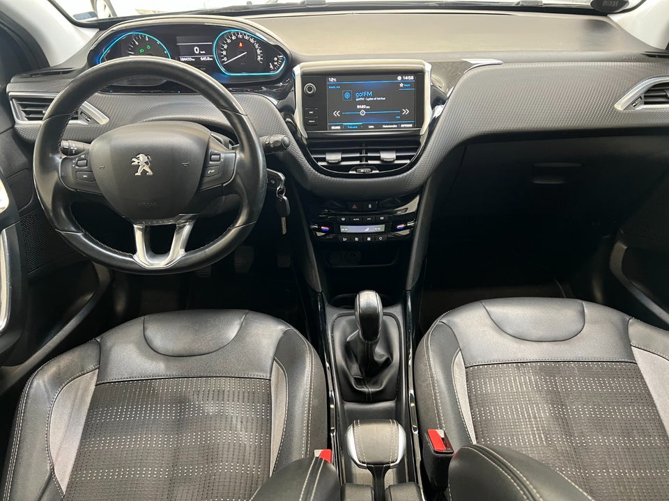 Peugeot 2008 1,6 BlueHDi 100 Allure Sky 5d