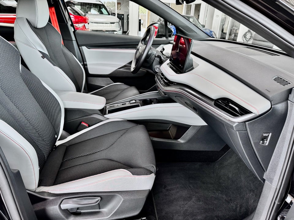 Skoda Elroq 85 iV Lodge 5d