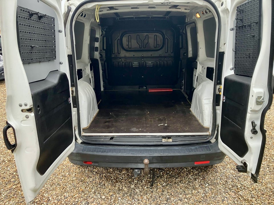 Fiat Doblò Cargo 1,3 MJT Basic L2 4d