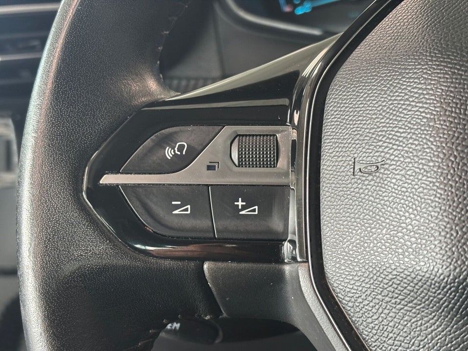Peugeot e-208 50 Active 5d