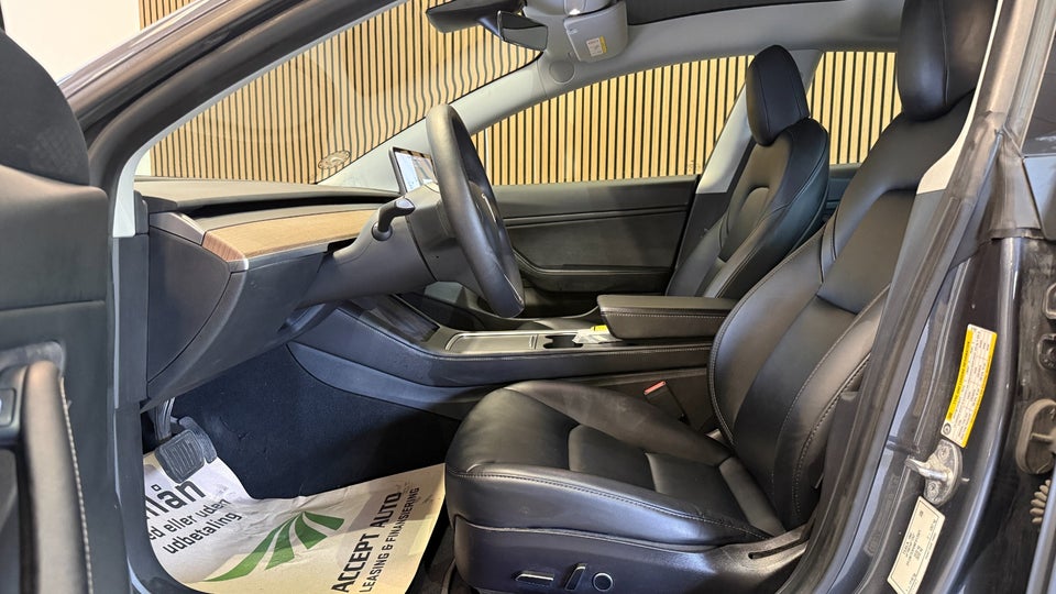 Tesla Model 3 Long Range AWD 4d