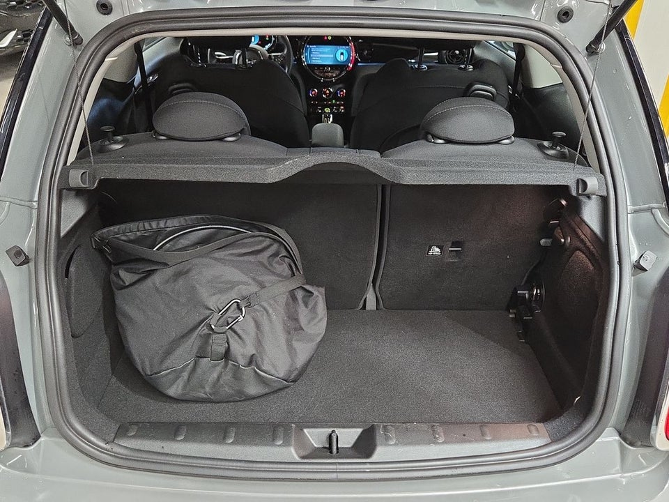 MINI Cooper SE Essential 3d