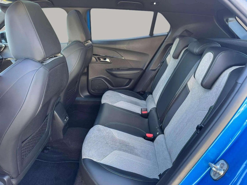Peugeot e-2008 50 GT 5d