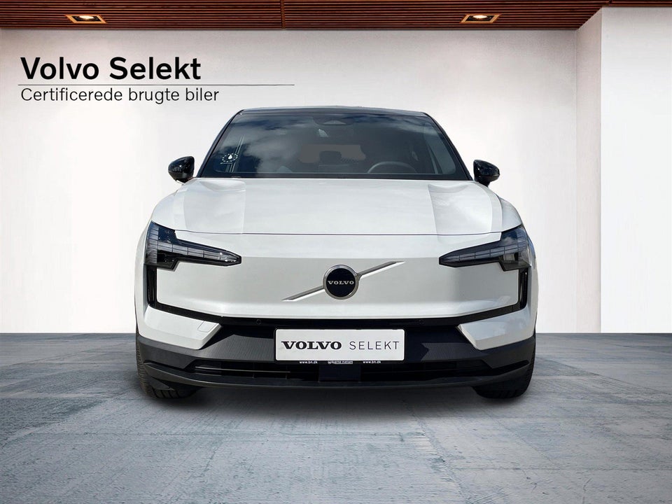 Volvo EX30 Extended Range Plus 5d