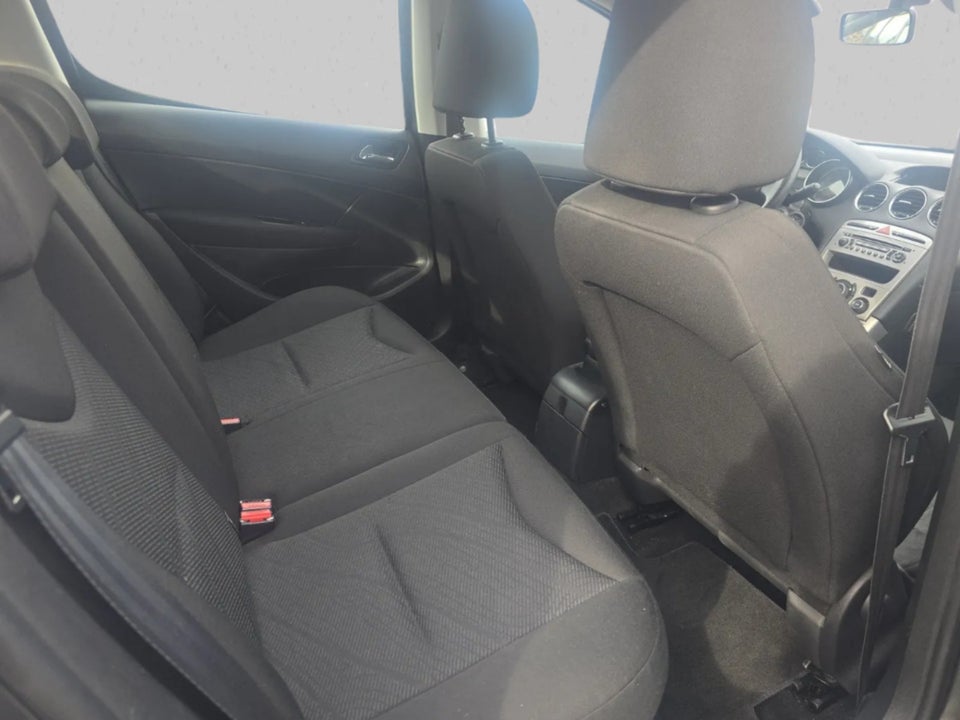 Peugeot 308 1,6 VTi 120 Access 5d