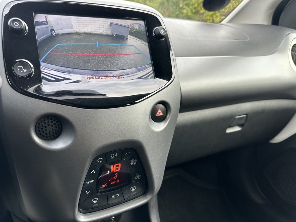 Toyota Aygo 1,0 VVT-i x-pression x-shift 5d