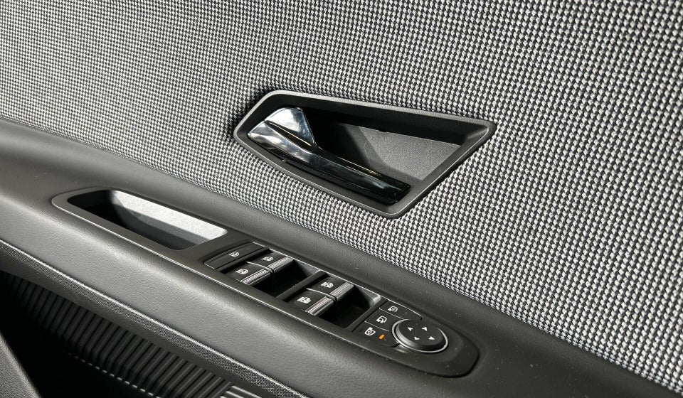 Renault 4 E-Tech 52 Iconic 5d