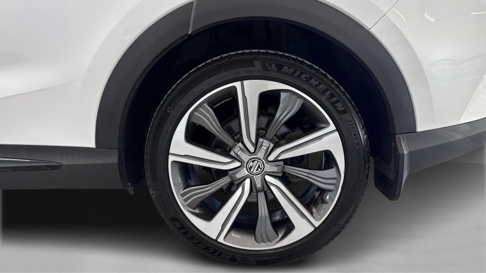 MG Marvel R Performance 5d