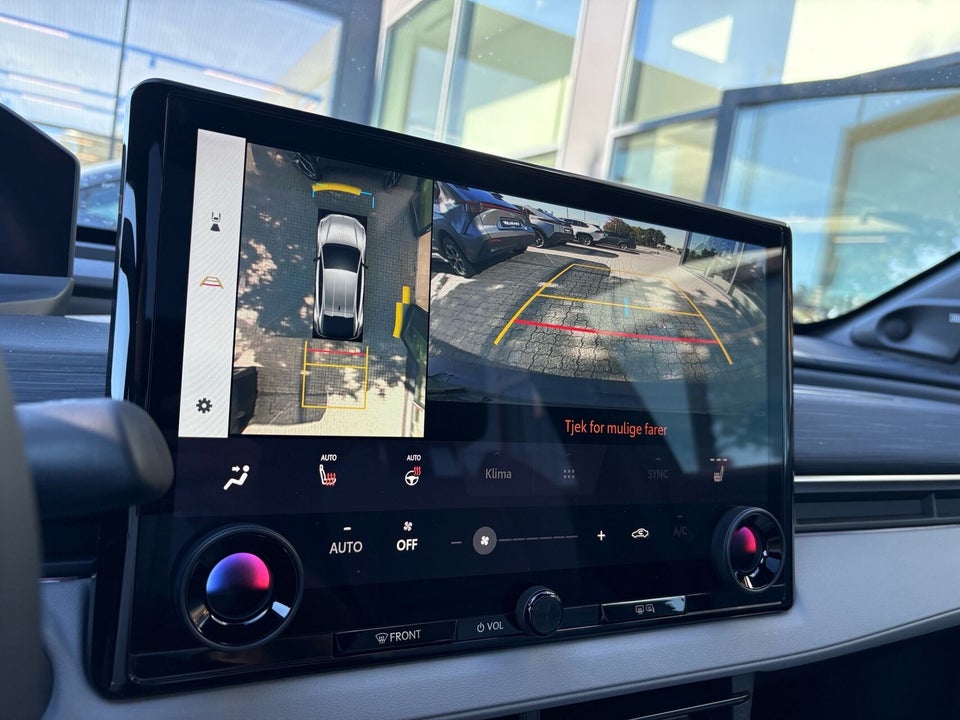 Toyota C-HR+ 77 Executive AWD 5d