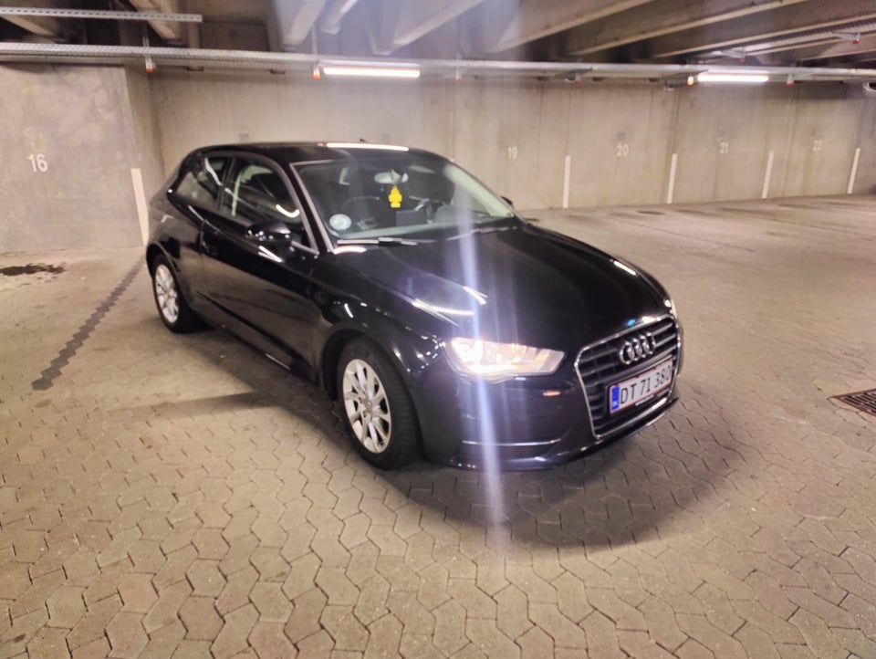 Audi A3 1,6 TDi 110 Ambiente 3d